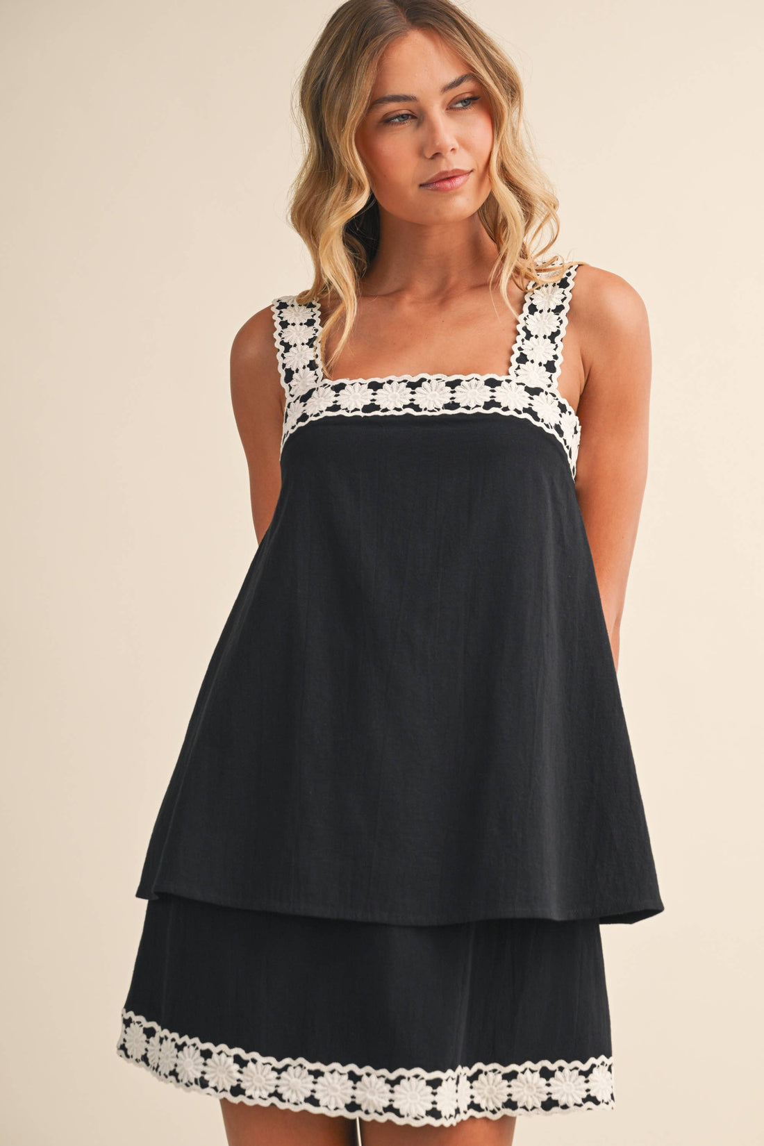 SLEEVELESS LINEN MINI DRESS WITH CONTRAST LACE TRIM
